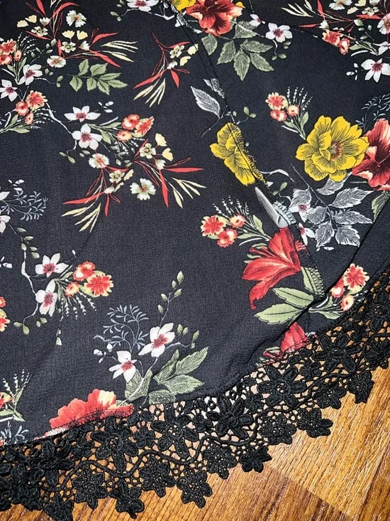 Jodifl Black Floral Crochet Trim Long Sleeve Lightweight Duster Cardigan Size M - Picture 4 of 7